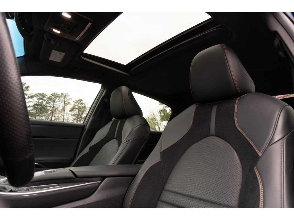 Used 2020 Toyota Avalon XSE image 12