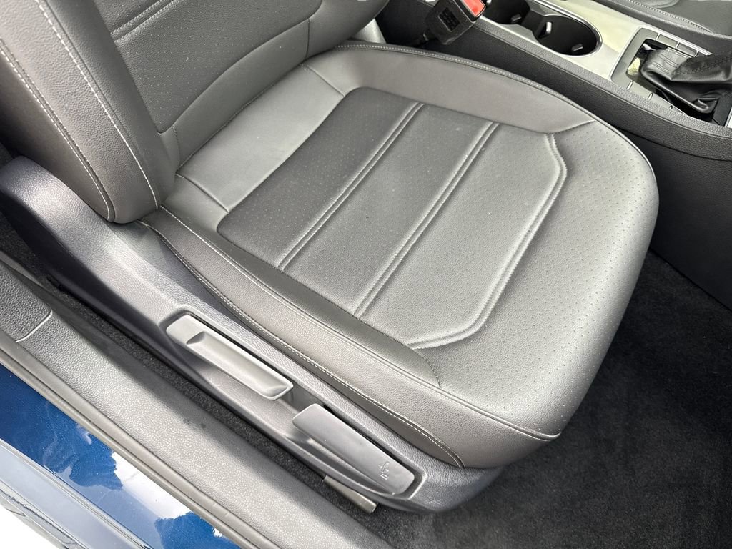 Used 2022 Volkswagen Passat 2.0T SE FWD image 44