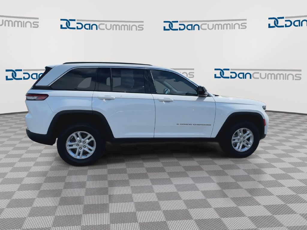 Used 2024 Jeep Grand Cherokee Laredo w/ Luxury Tech Group I AWD/4WD image 9