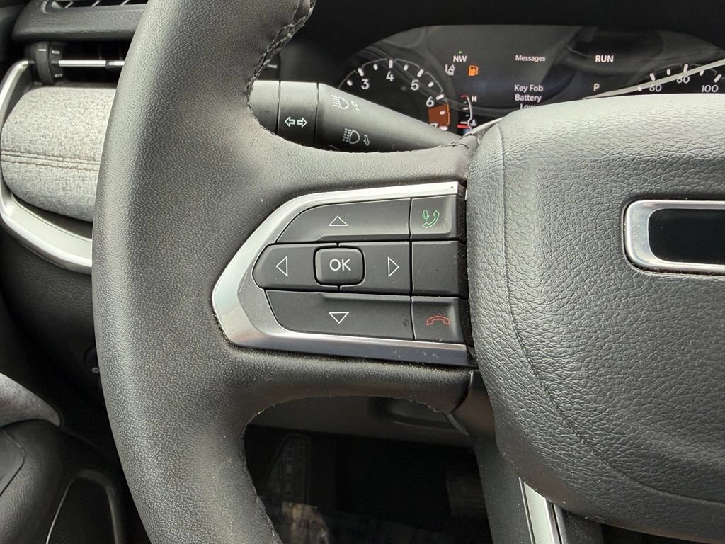 Used 2023 Jeep Compass Latitude AWD/4WD image 25