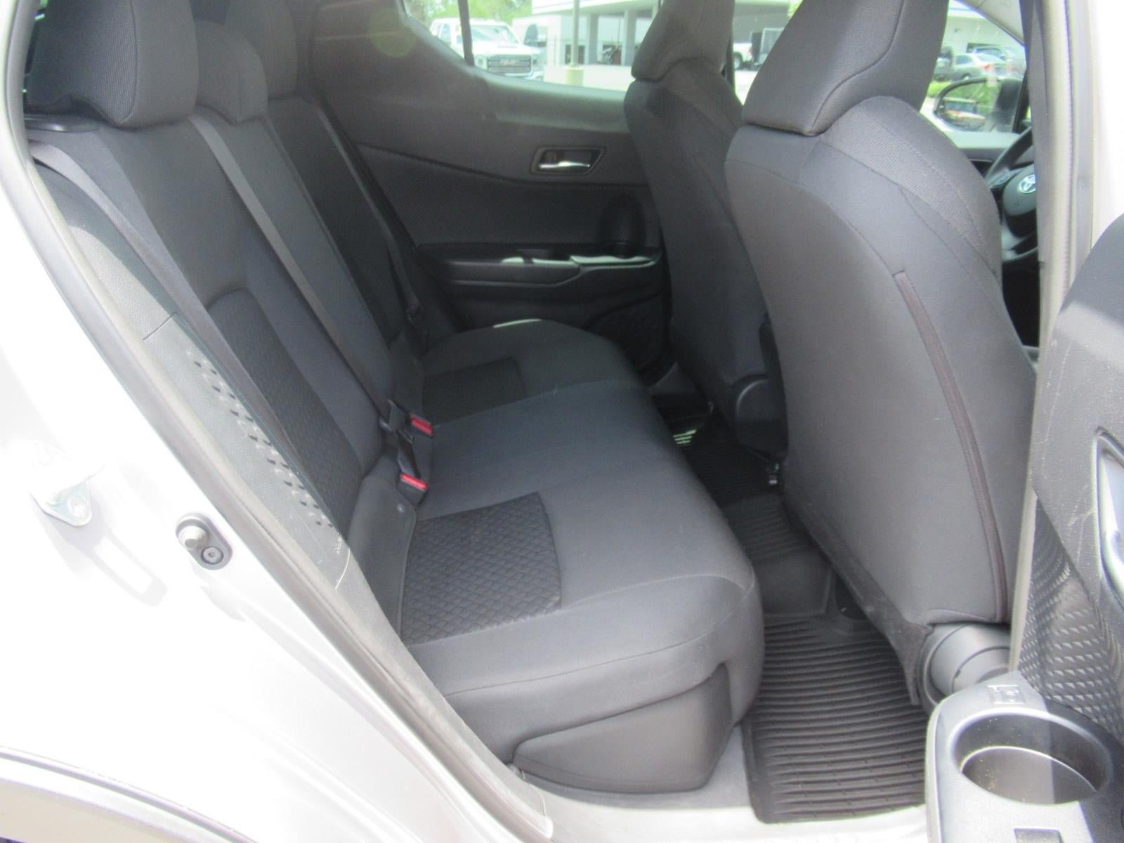 Used 2020 Toyota C-HR LE FWD image 31