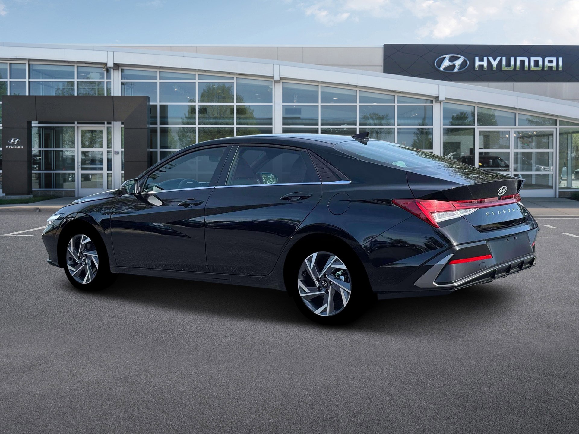 New 2026 Hyundai Elantra Limited FWD image 4