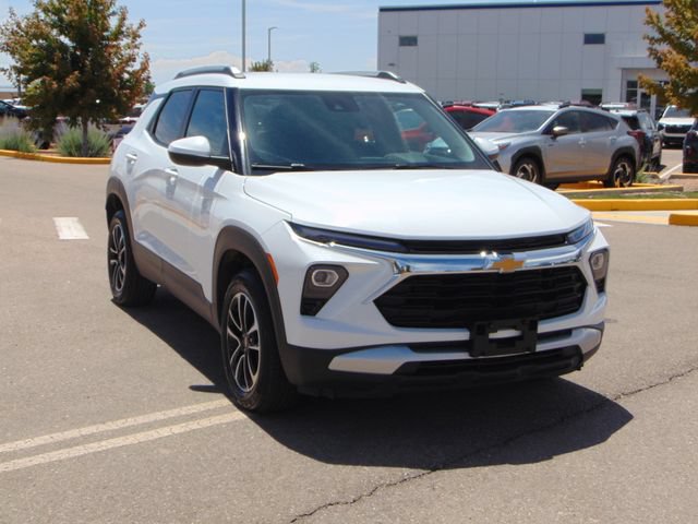 Used 2025 Chevrolet TrailBlazer LT AWD/4WD image 9