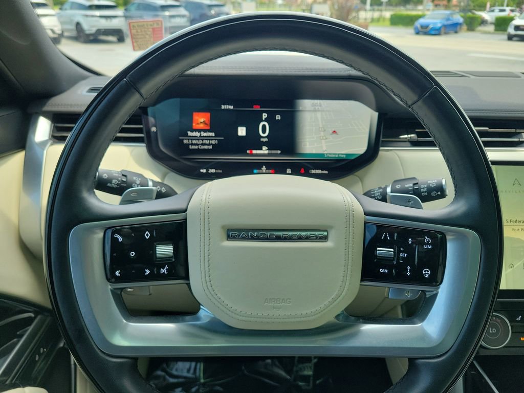 Used 2023 Land Rover Range Rover Long Wheelbase SE AWD/4WD image 30