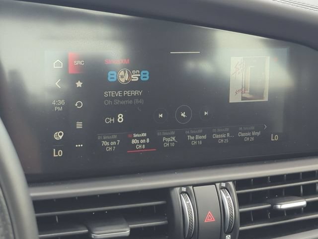 Used 2025 Alfa Romeo Giulia AWD image 17