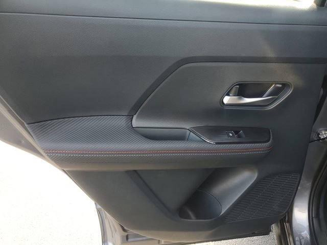 Certified 2025 Nissan Kicks SR image 9