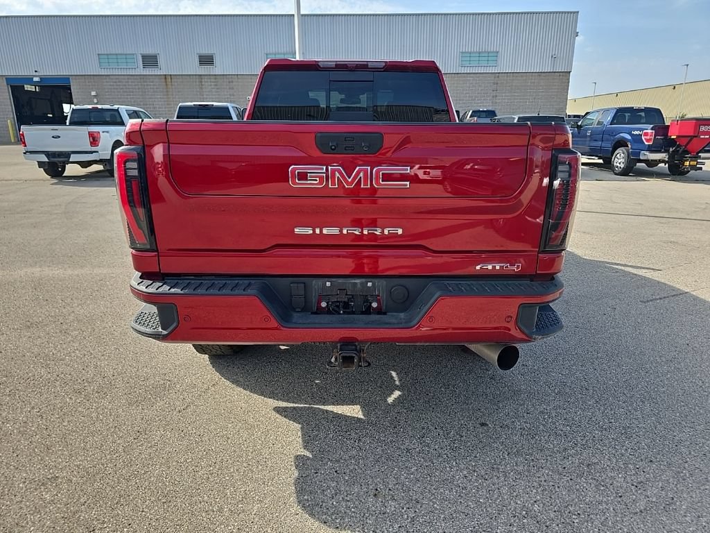 Used 2025 GMC Sierra 2500 AT4 AWD/4WD image 5