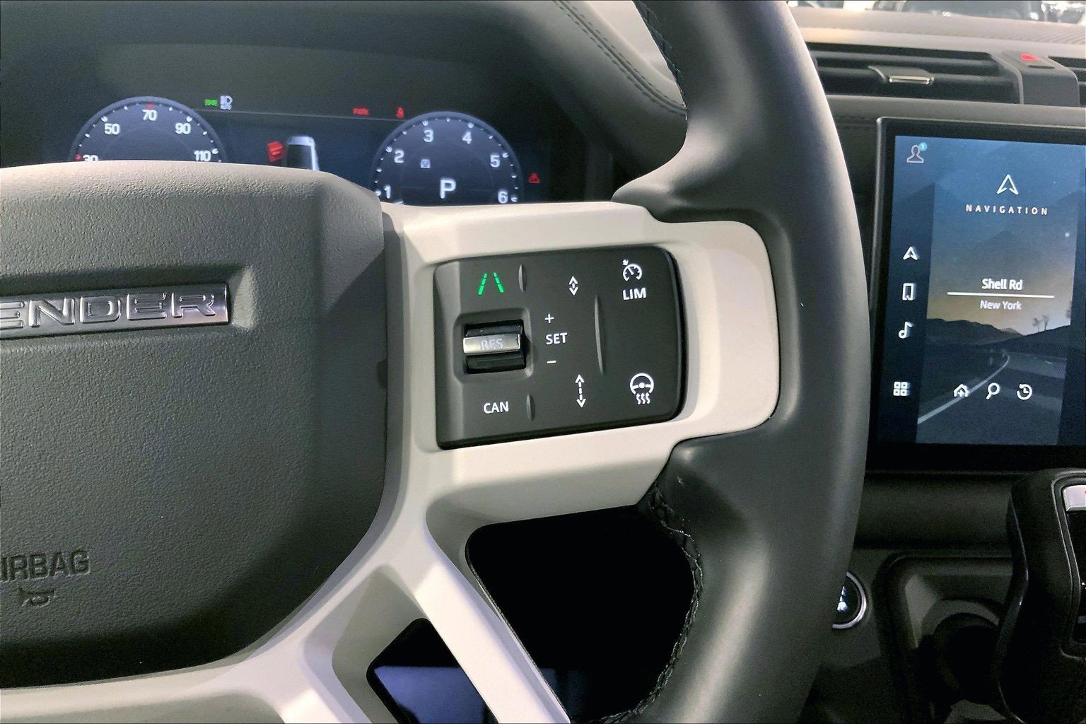 Used 2025 Land Rover Defender 130 X-Dynamic SE image 24