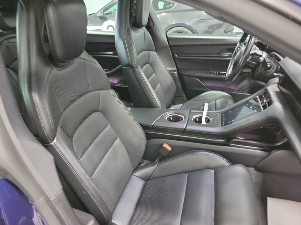 Used 2021 Porsche Taycan image 29
