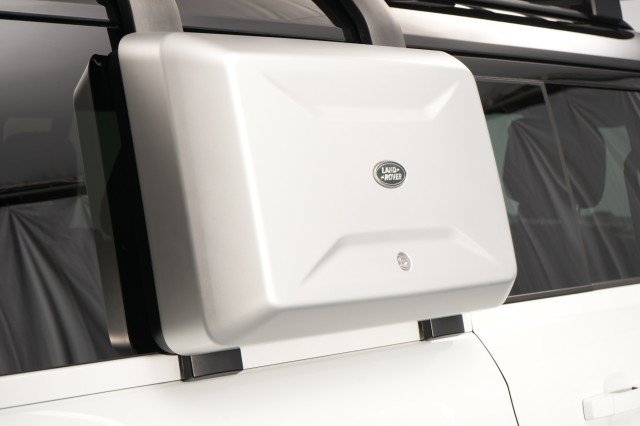 Used 2023 Land Rover Defender 130 X-Dynamic SE AWD/4WD image 19