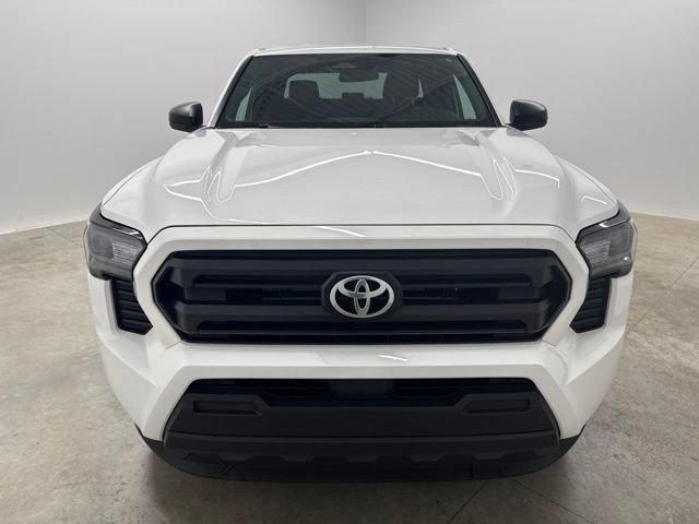 Used 2025 Toyota Tacoma SR AWD/4WD image 2