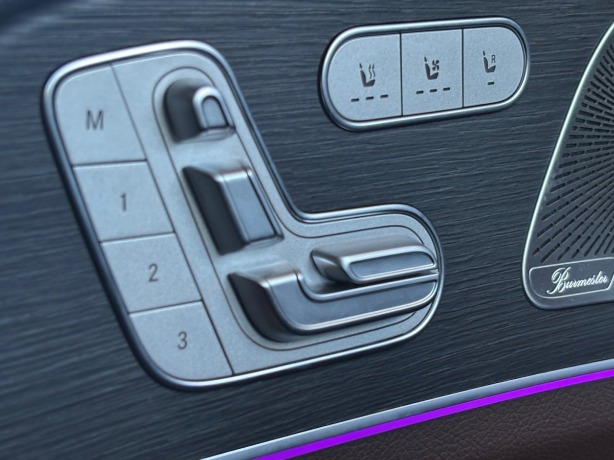 Used 2025 Mercedes-Benz GLS 450 4MATIC image 32