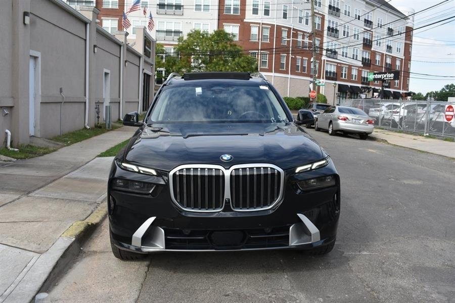 Used 2025 BMW X7 xDrive40i image 3