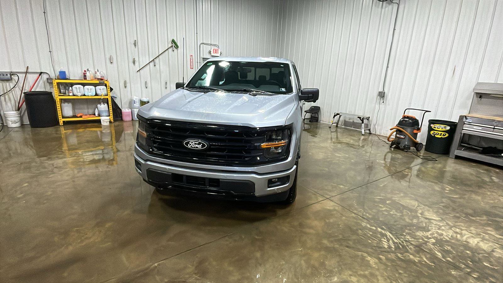 New 2025 Ford F150 XLT w/ Equipment Group 302A MID