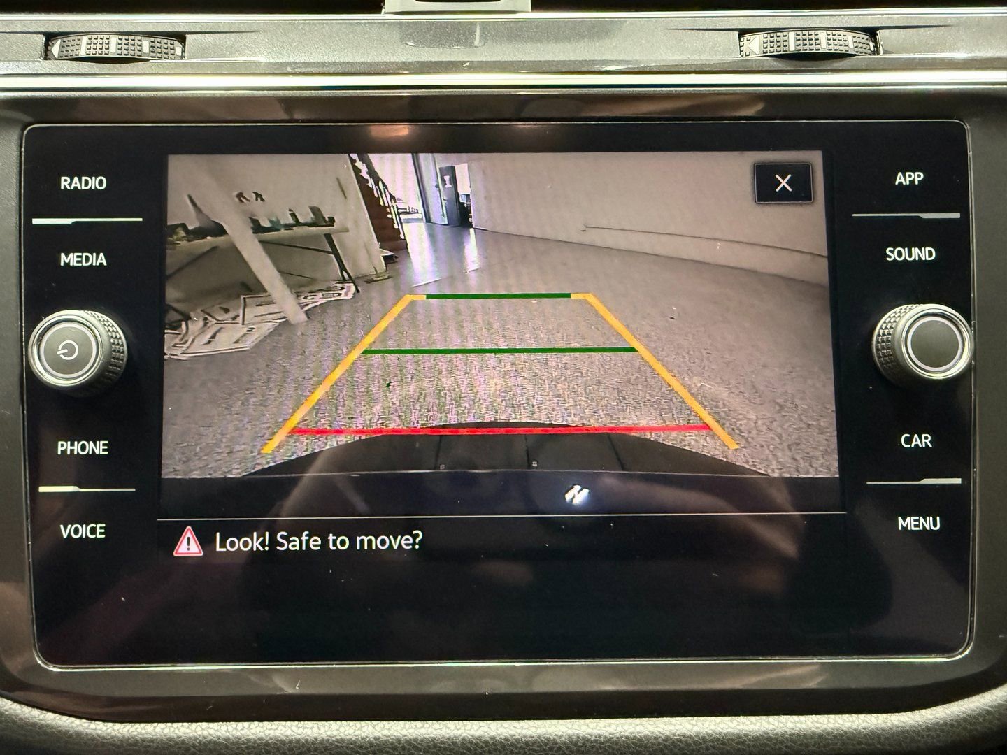 Used 2021 Volkswagen Tiguan SE image 18