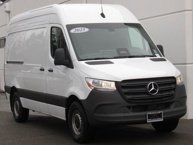 Used 2025 Mercedes-Benz Sprinter 2500 image 2