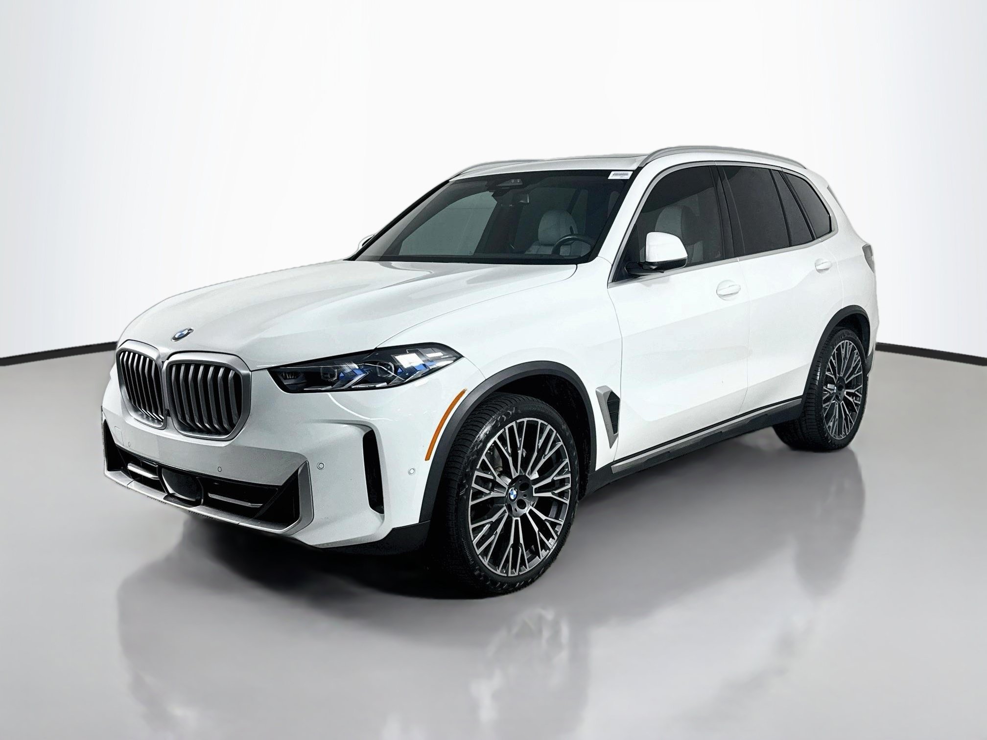 Used 2024 BMW X5 sDrive40i w/ Premium Package RWD image 4