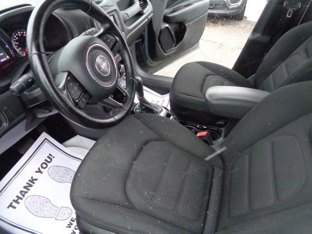 Used 2017 Jeep Renegade Altitude image 18