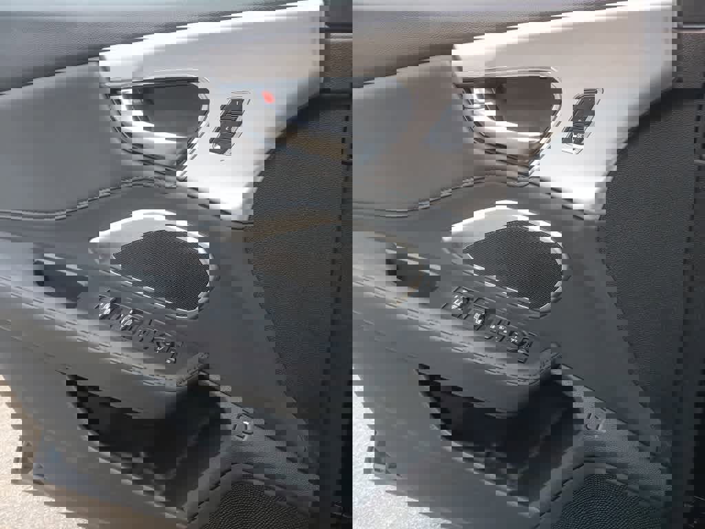 Used 2023 Acura RDX AWD image 17