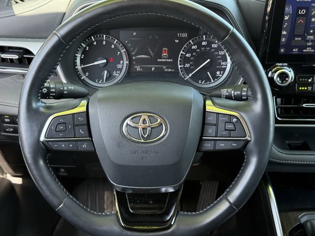 Used 2021 Toyota Highlander Platinum AWD/4WD image 12