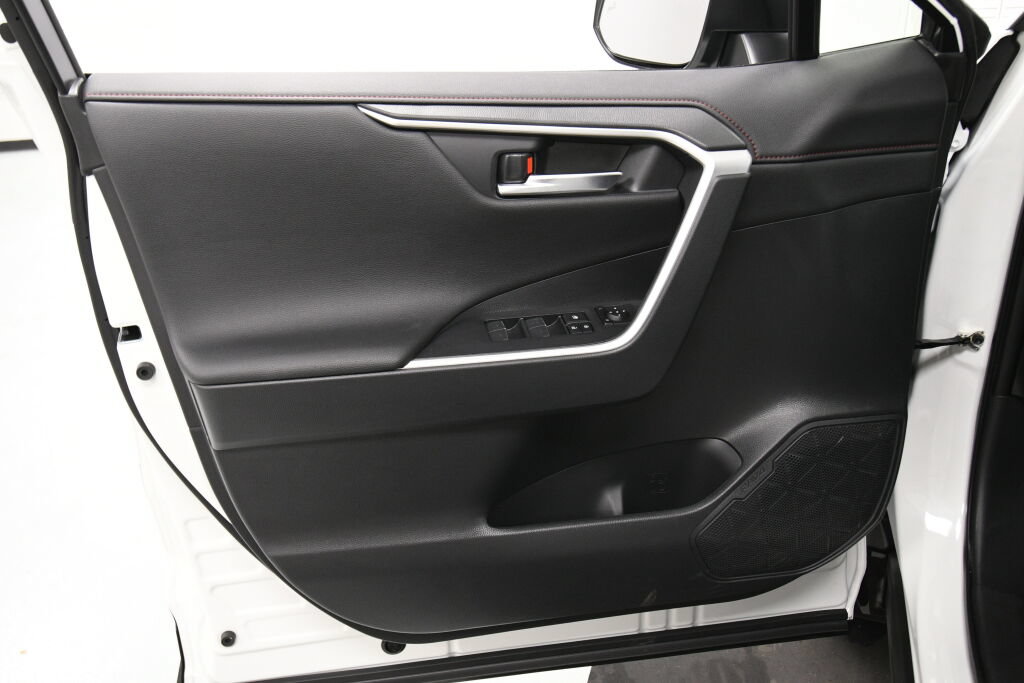 Used 2022 Toyota RAV4 XSE w/ Weather Package AWD/4WD image 15
