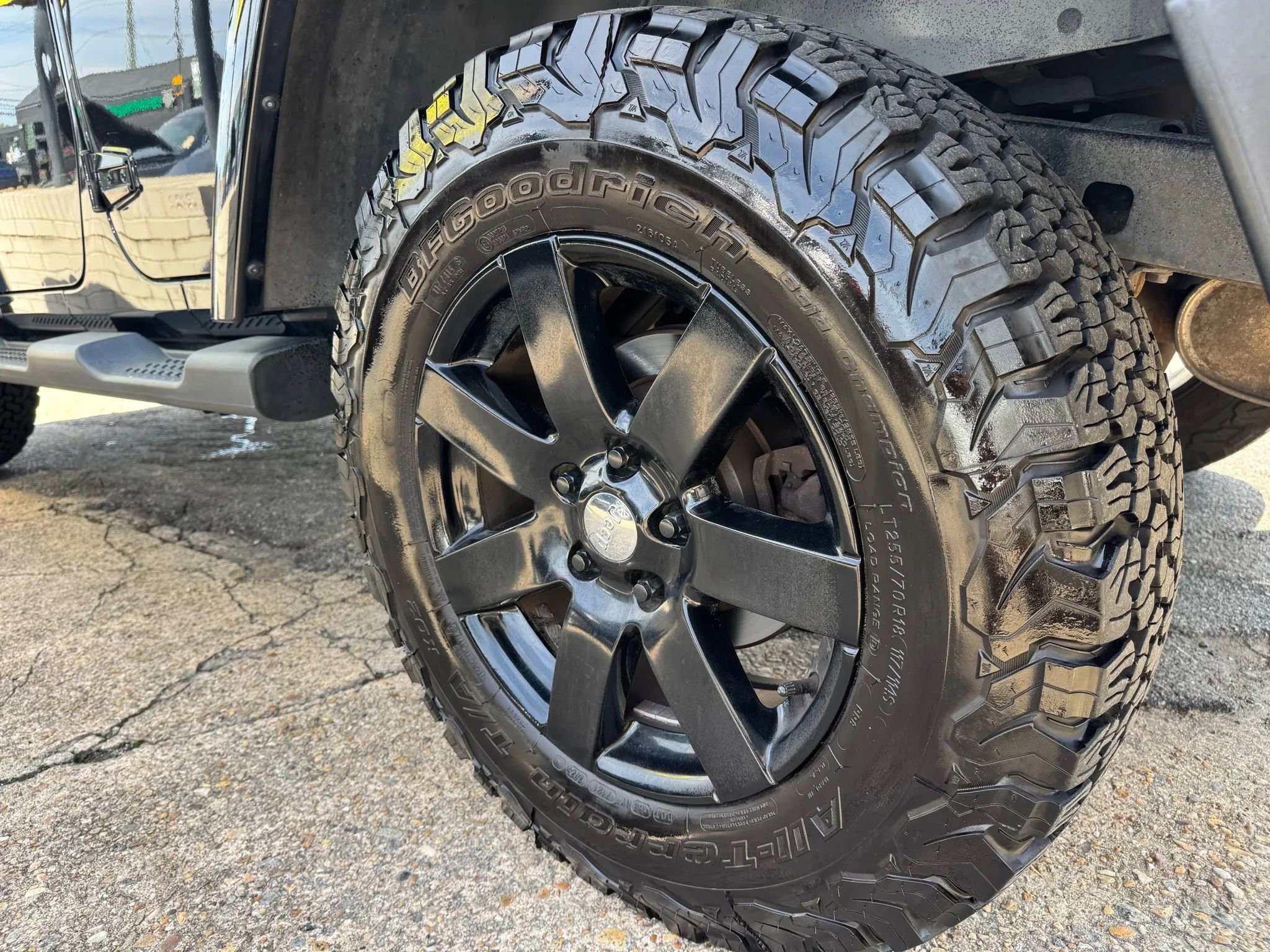 Used 2013 Jeep Wrangler Unlimited Sahara w/ Connectivity Group image 27