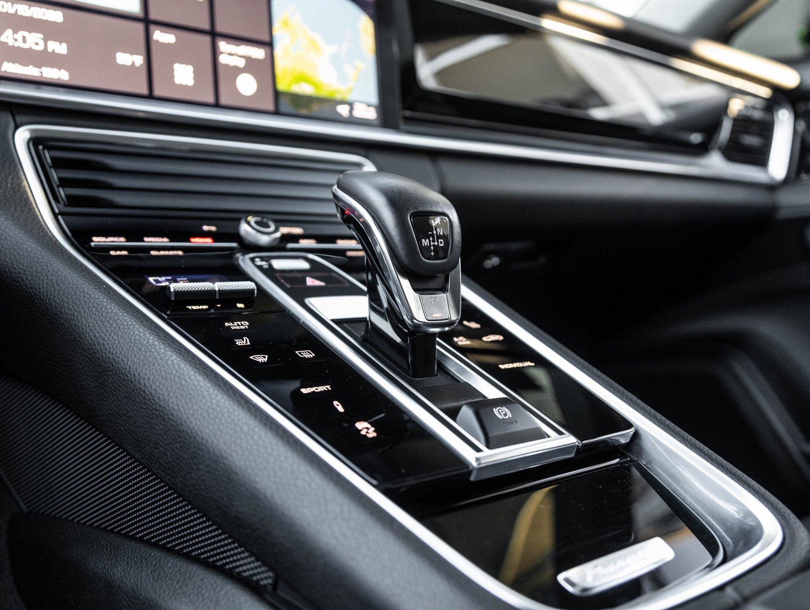 Certified 2021 Porsche Panamera image 27