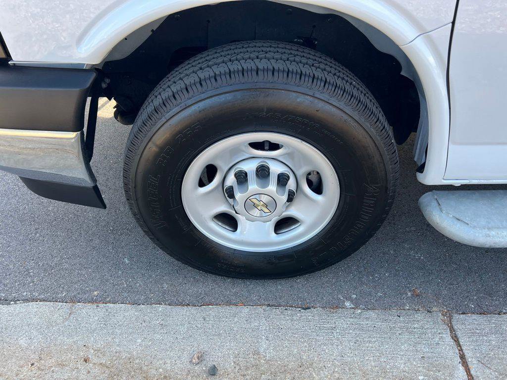 Used 2024 Chevrolet Express 2500 w/ Driver Convenience Package image 13