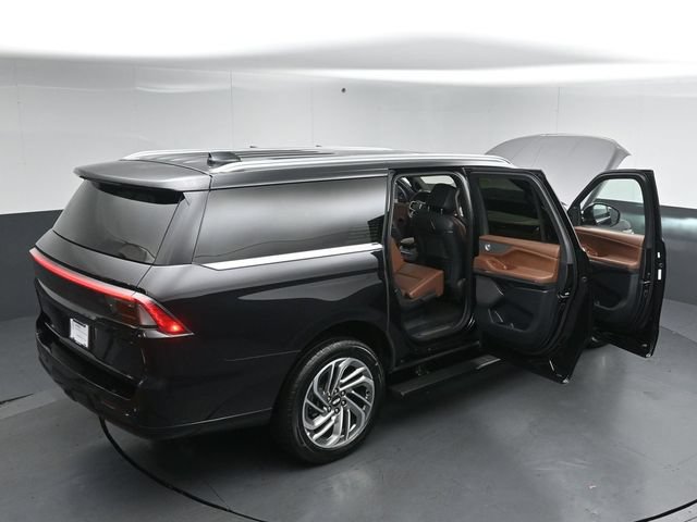 Certified 2025 Lincoln Navigator L Reserve AWD/4WD image 60