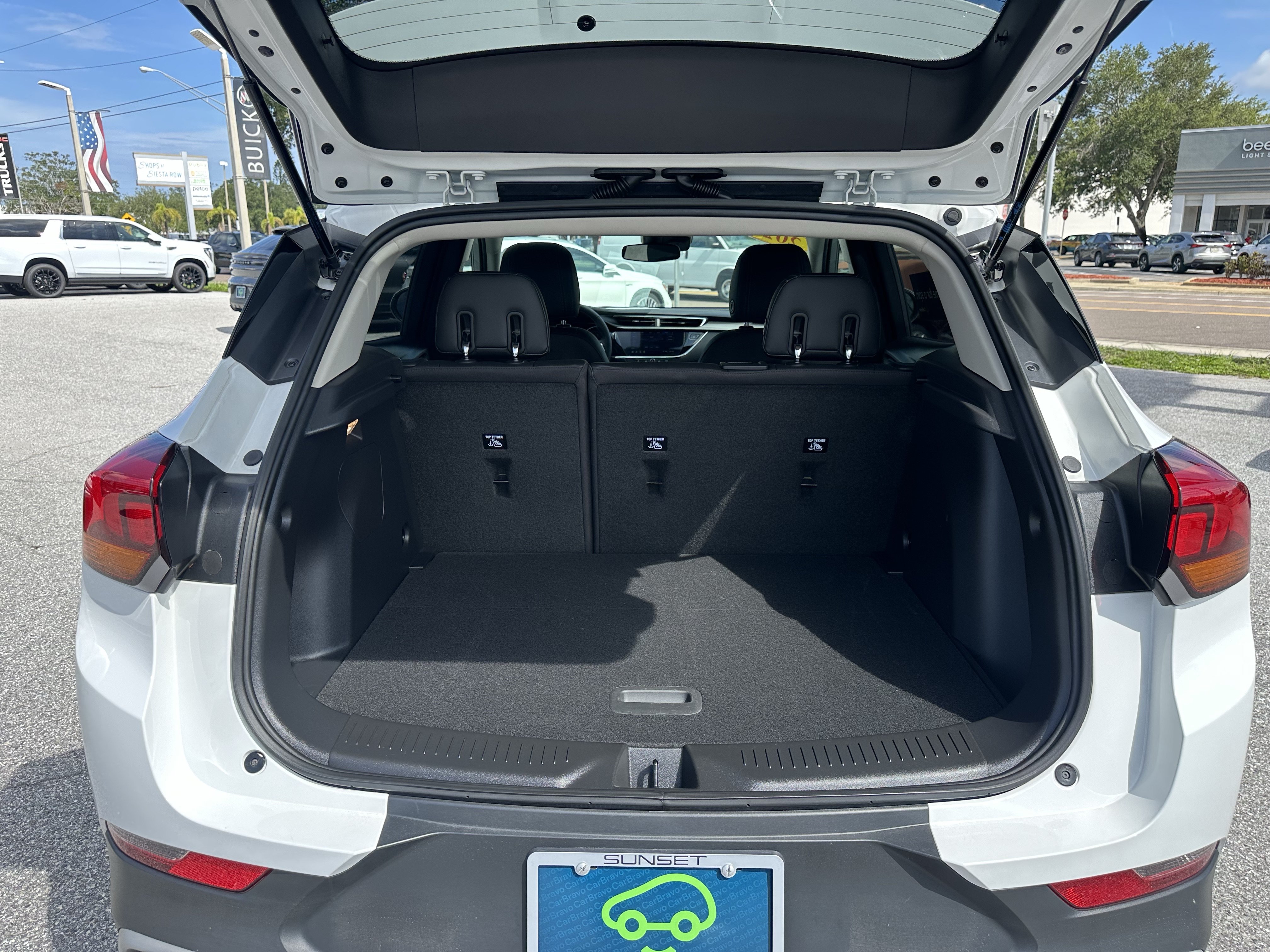 Certified 2023 Buick Encore GX Preferred w/ Cold Weather Comfort Package AWD/4WD image 11