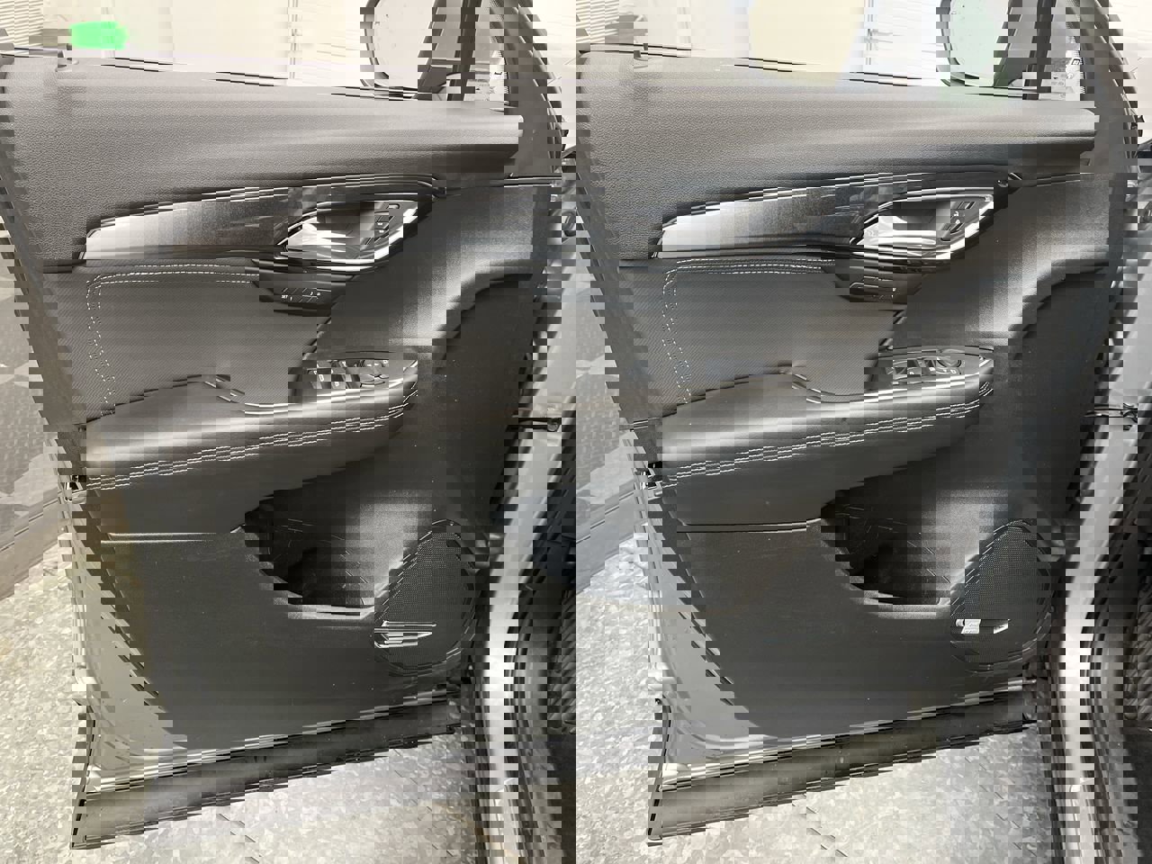 Certified 2024 Buick Envision Preferred image 8