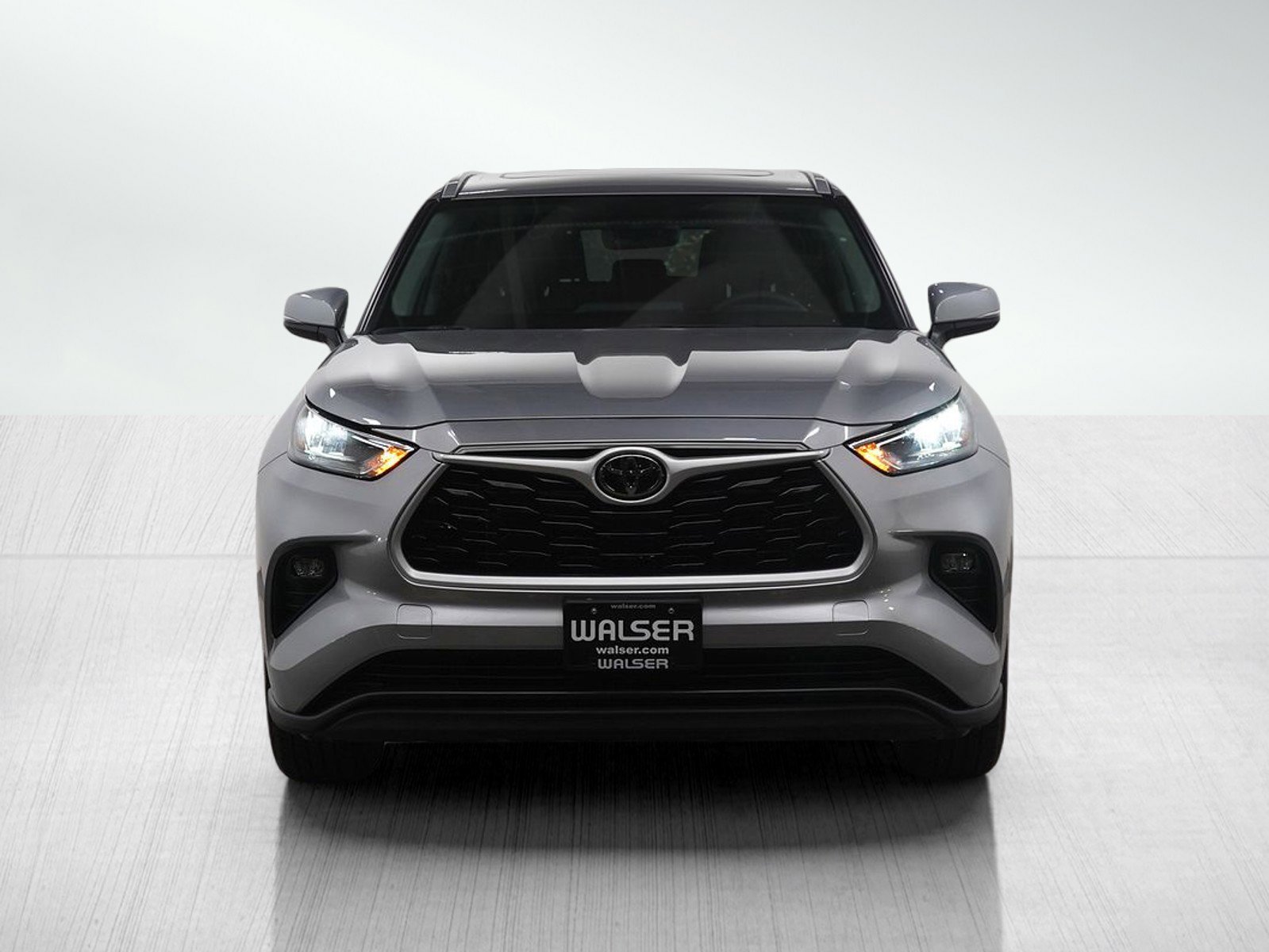 Used 2023 Toyota Highlander XLE image 8