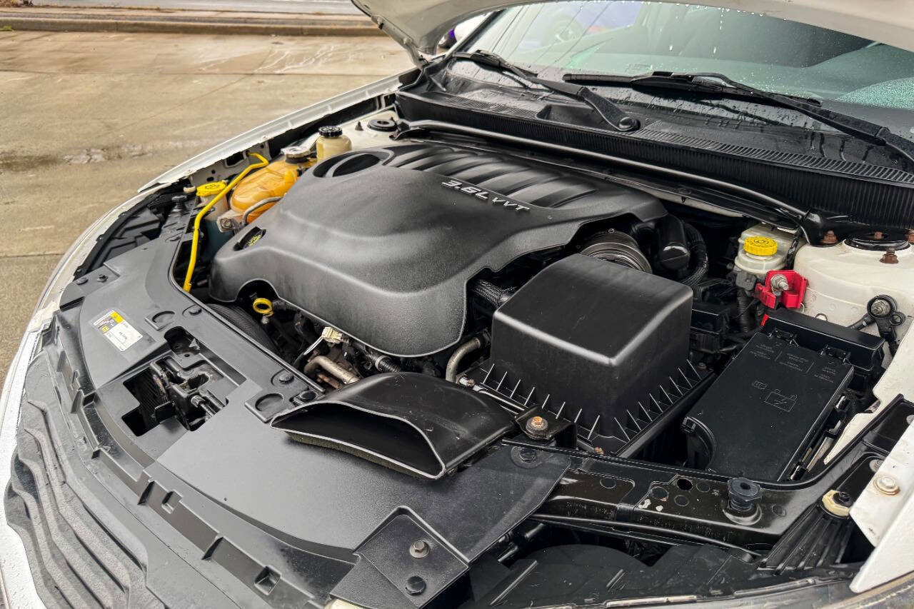 Used 2014 Chrysler 200 Touring w/ 200 S Group FWD image 27
