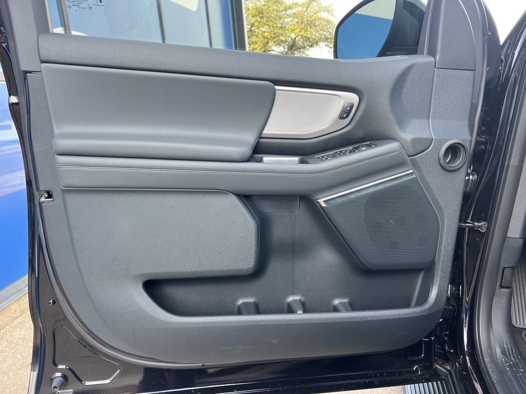 New 2026 Ford Expedition Active image 16