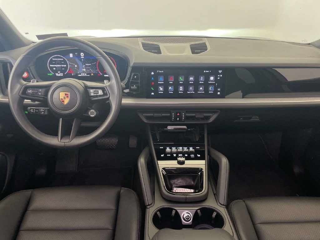 Certified 2025 Porsche Cayenne AWD/4WD image 25