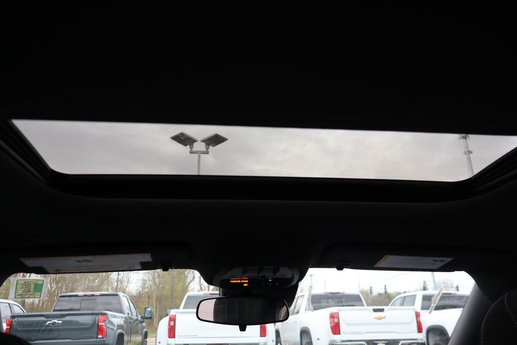 New 2026 Chevrolet Trax RS w/ Sunroof Package image 18