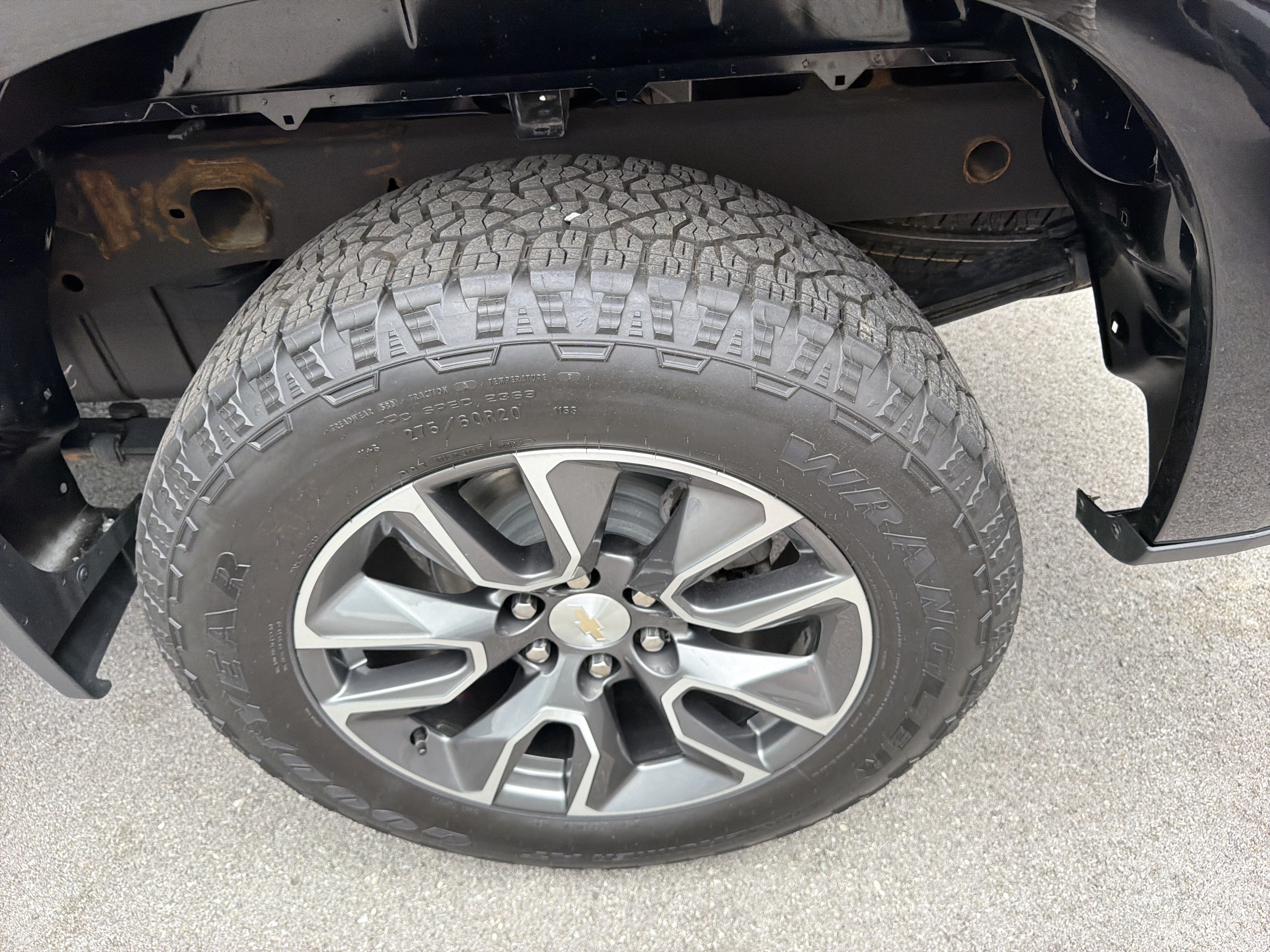 Used 2023 Chevrolet Silverado 1500 LT AWD/4WD image 11