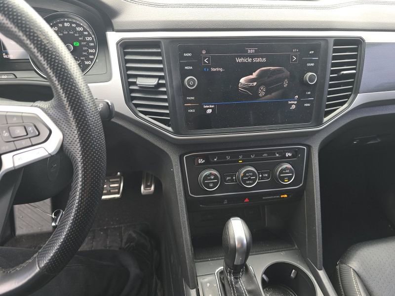 Used 2021 Volkswagen Atlas Cross Sport SE w/ Panoramic Sunroof Package FWD image 21