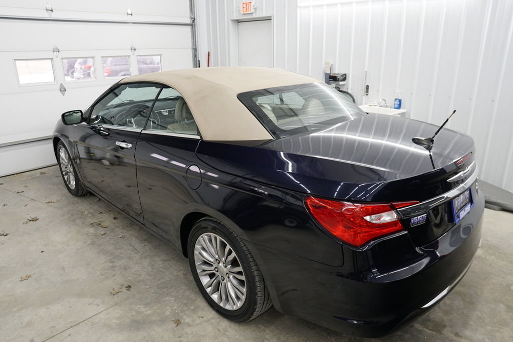 Used 2012 Chrysler 200 Limited FWD image 9