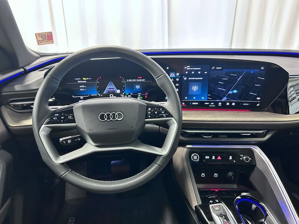 Used 2025 Audi Q5 Premium w/ Convenience Package image 3