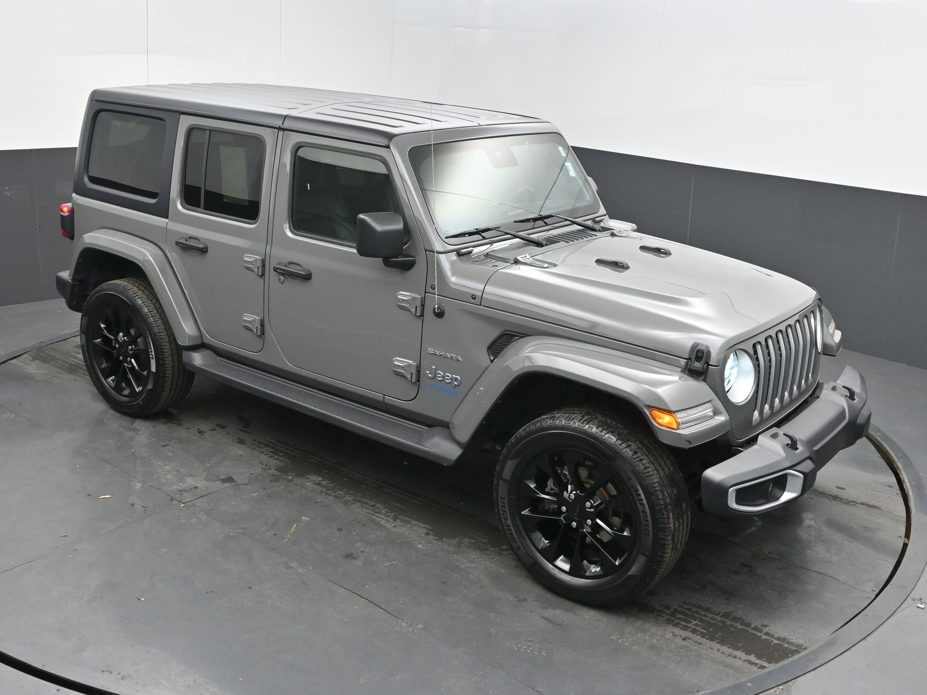 Used 2021 Jeep Wrangler Unlimited Sahara w/ Cold Weather Group image 29