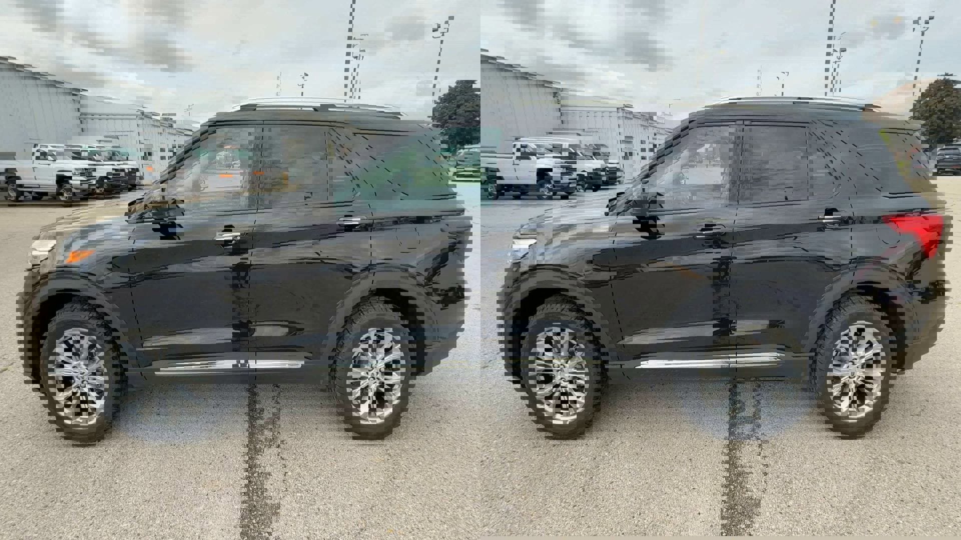 Used 2023 Ford Explorer Limited image 5