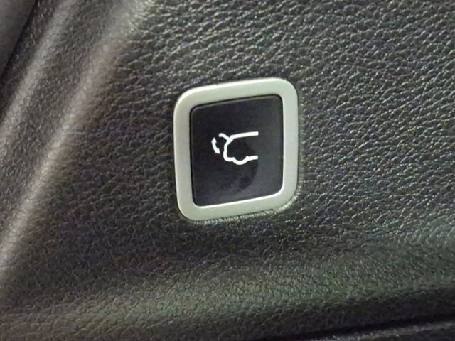 Used 2025 Chrysler Pacifica Limited image 26