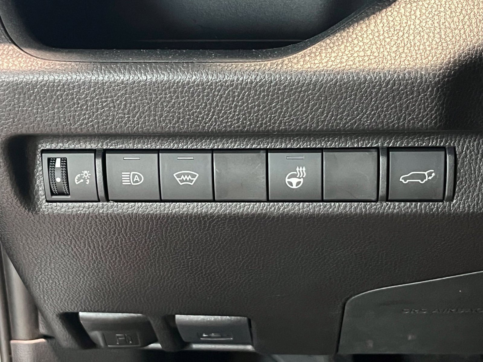 Used 2025 Toyota RAV4 XLE Premium w/ Weather Package AWD/4WD image 35
