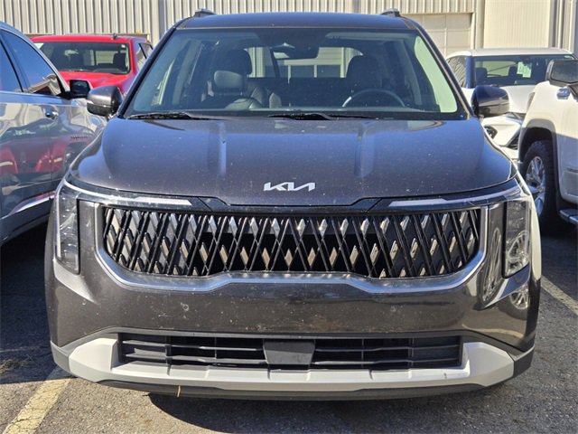 Used 2025 Kia Carnival EX image 11