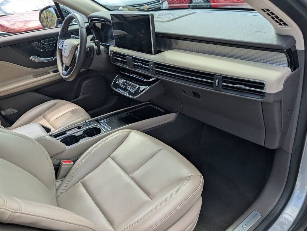 Used 2023 Lincoln Corsair FWD image 14