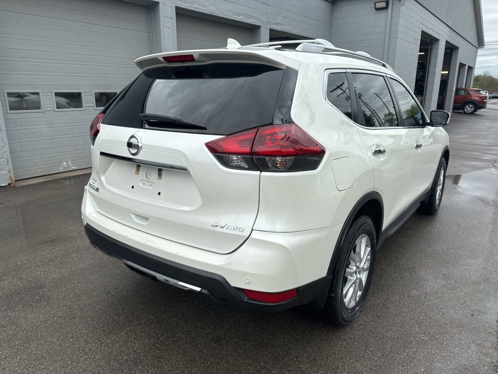 Used 2020 Nissan Rogue SV AWD/4WD image 3