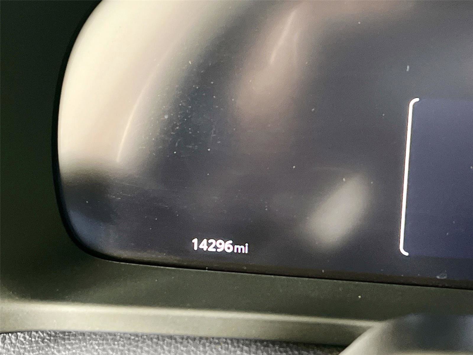 Used 2025 Toyota Crown Signia w/ Advanced Technology Package image 11