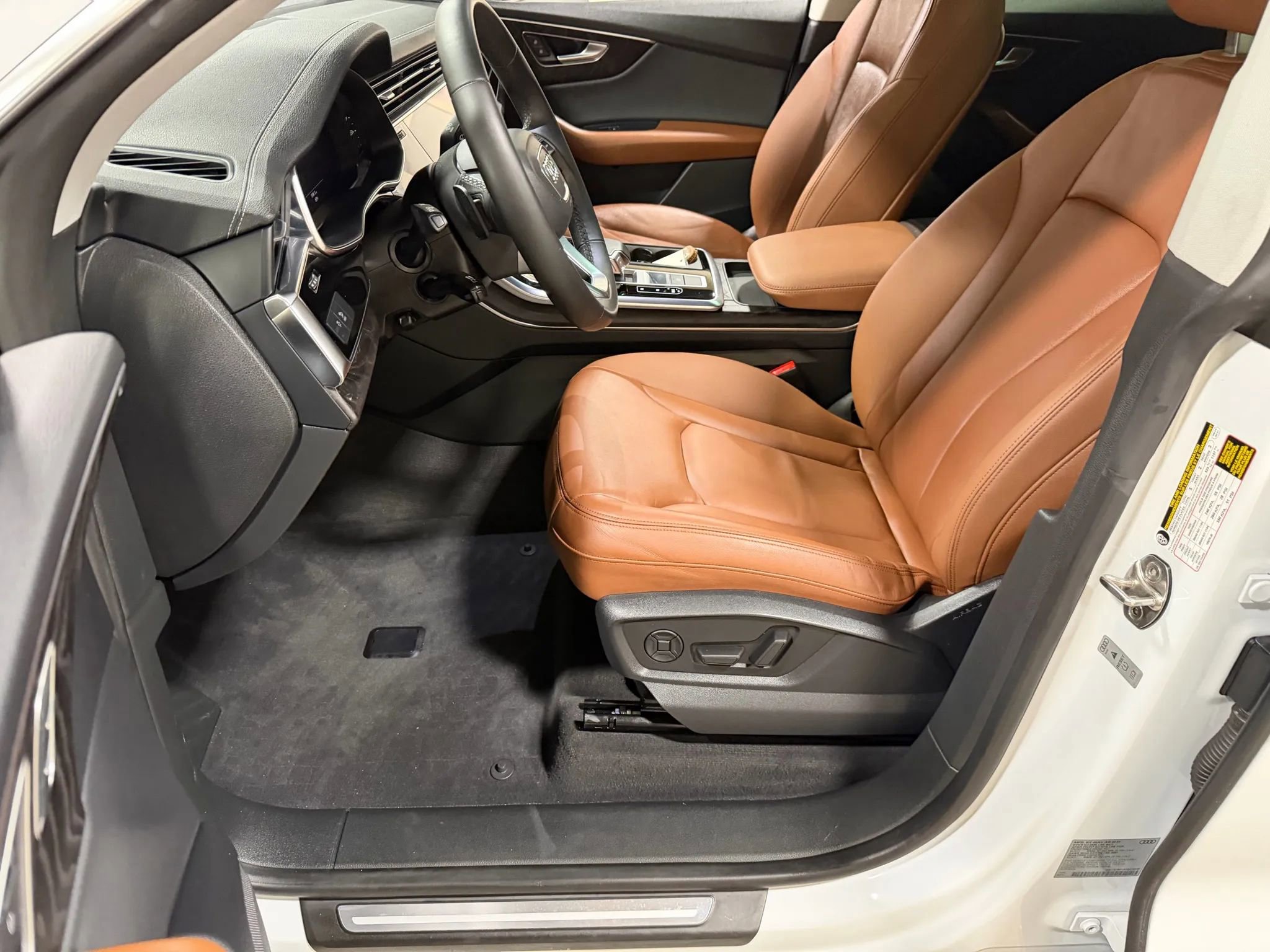 Used 2023 Audi Q8 Premium w/ Convenience Package image 28