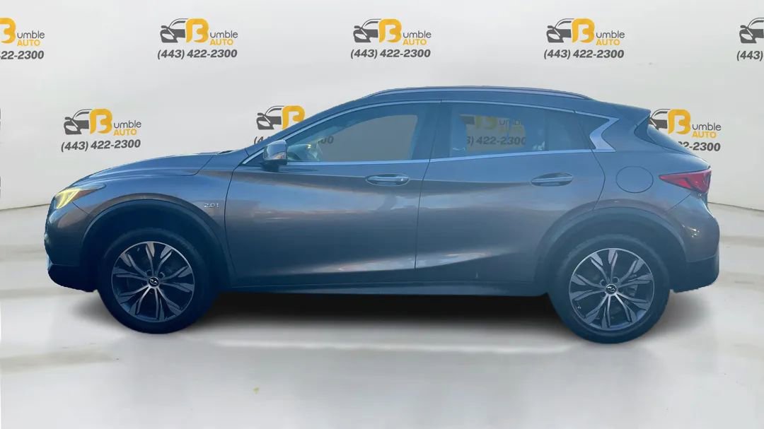 Used 2017 INFINITI QX30 Premium w/ Cargo Package AWD/4WD image 8